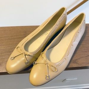 NWOT Salvatore Ferragamo Nude Flats